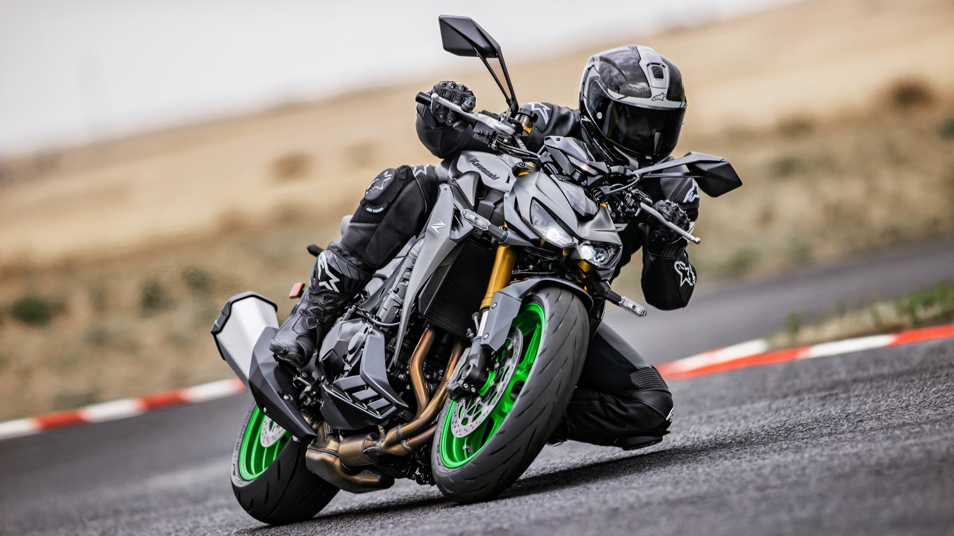 カズ  タイムセール 2026 Kawasaki Z1100 SE ABS | Naked Motorcycle | Flagship