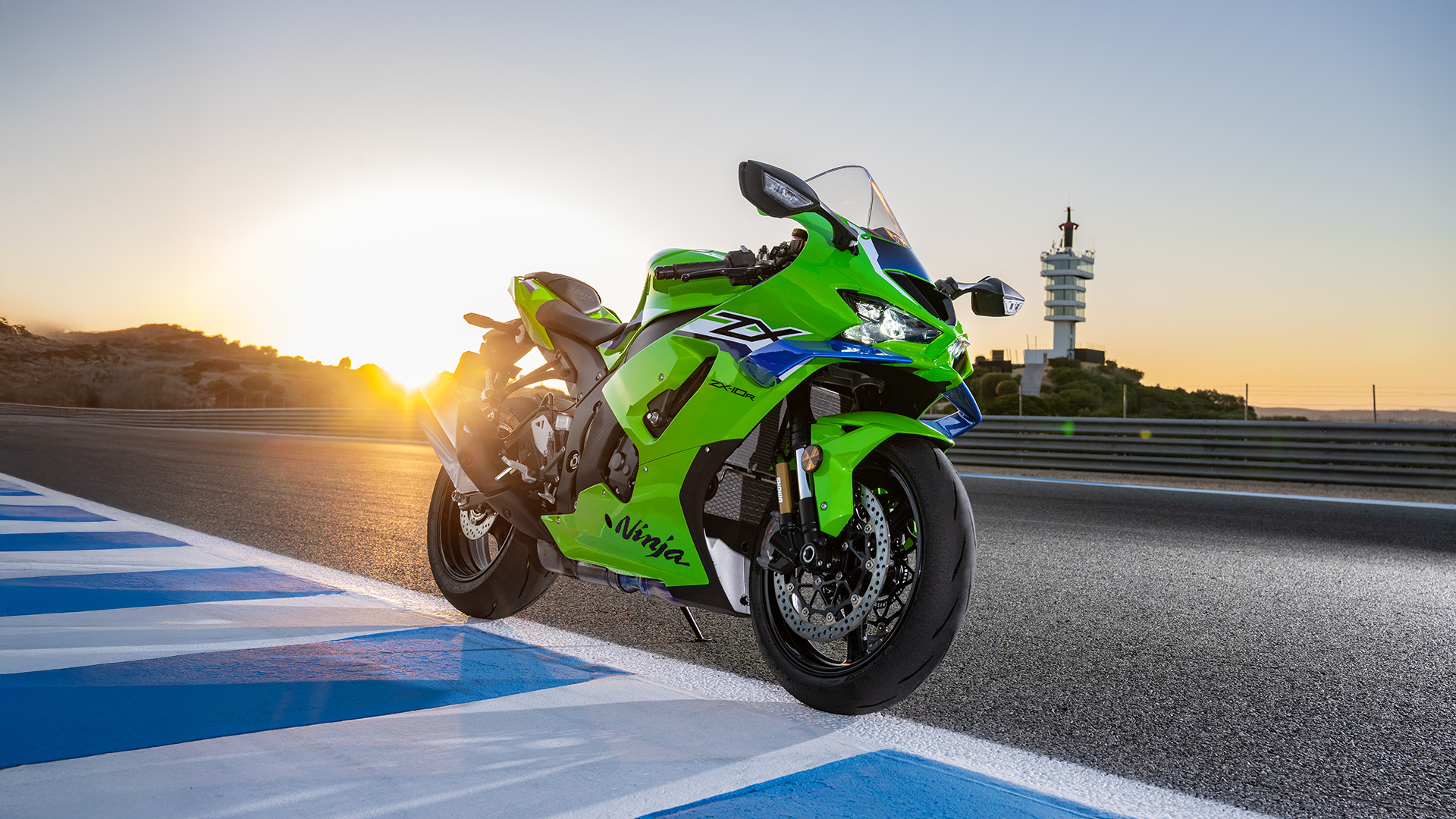 Kawasaki Ninja® ZX™-10R | Supersport Motorcycle | Race-Ready Power